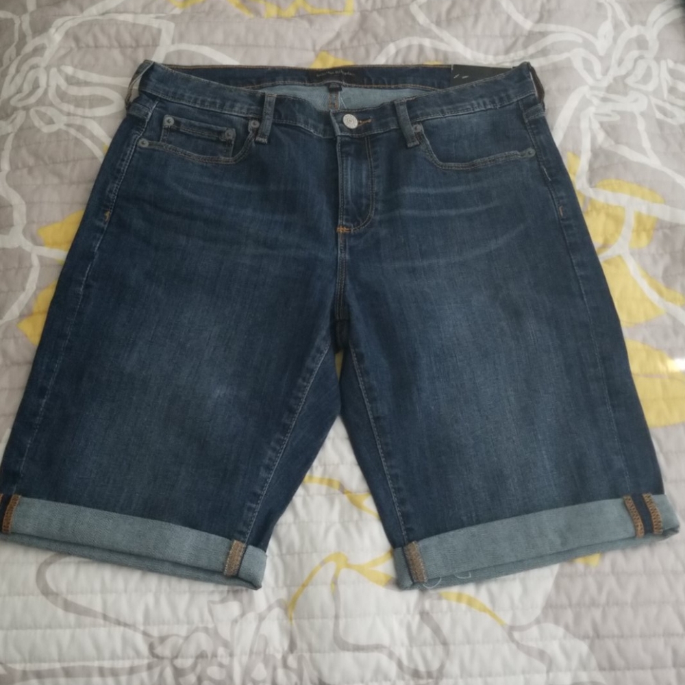 Banana Republic 10" Shorts